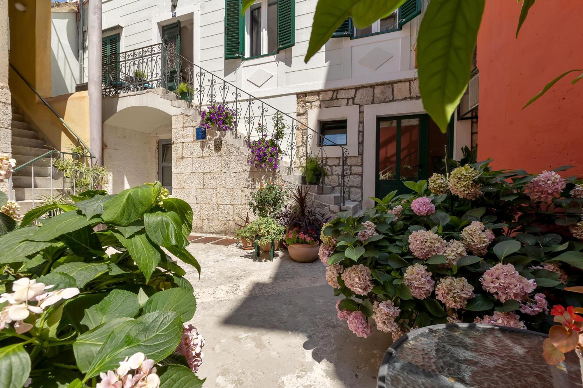 City Center Apartment Dvor Kalalarga Makarska Luaran gambar