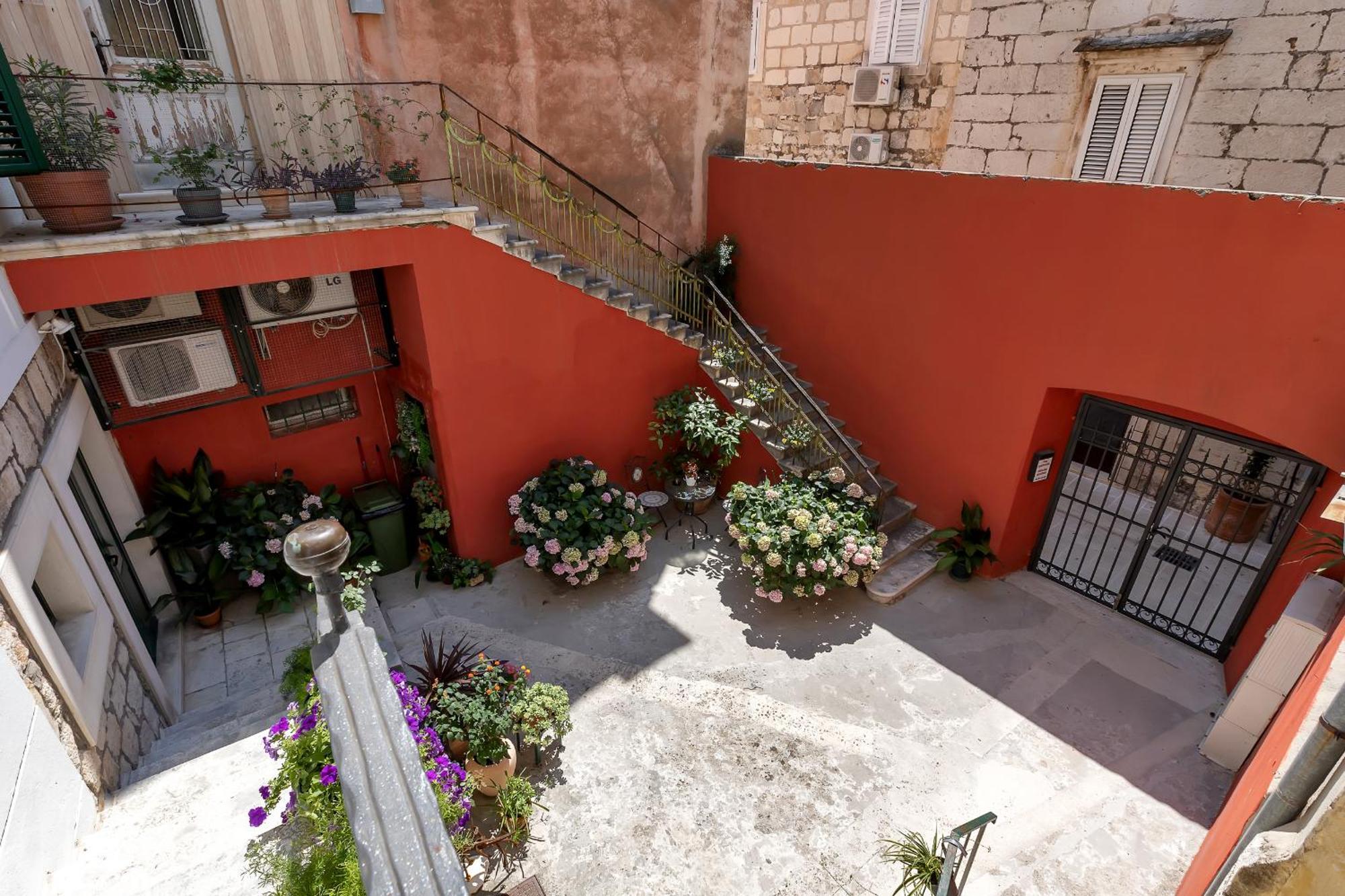 City Center Apartment Dvor Kalalarga Makarska Luaran gambar