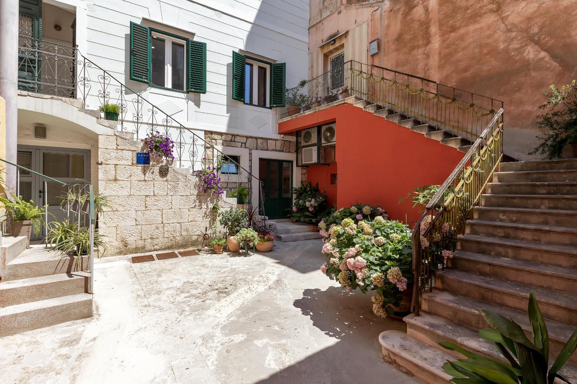 City Center Apartment Dvor Kalalarga Makarska Luaran gambar